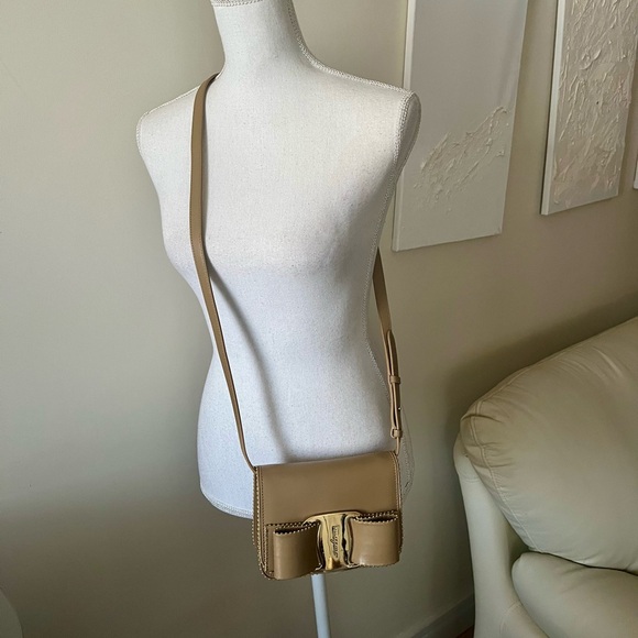 Salvatore Ferragamo Vara Bow Small Leather Crossbody Bag Camel w Gold Accent New - Picture 9 of 16